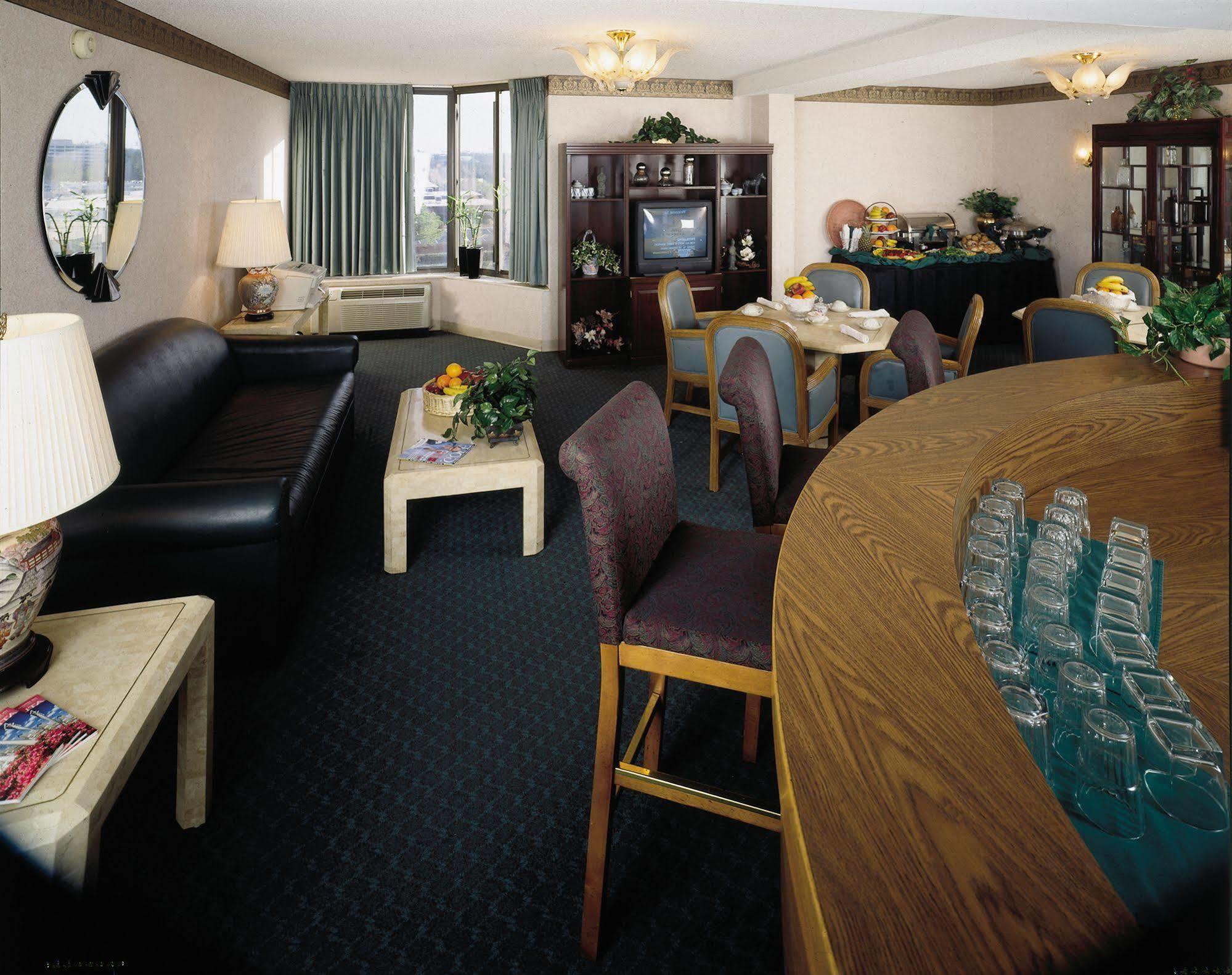 Crowne Plaza Atlanta Ne - Norcross Hotel Bagian luar foto
